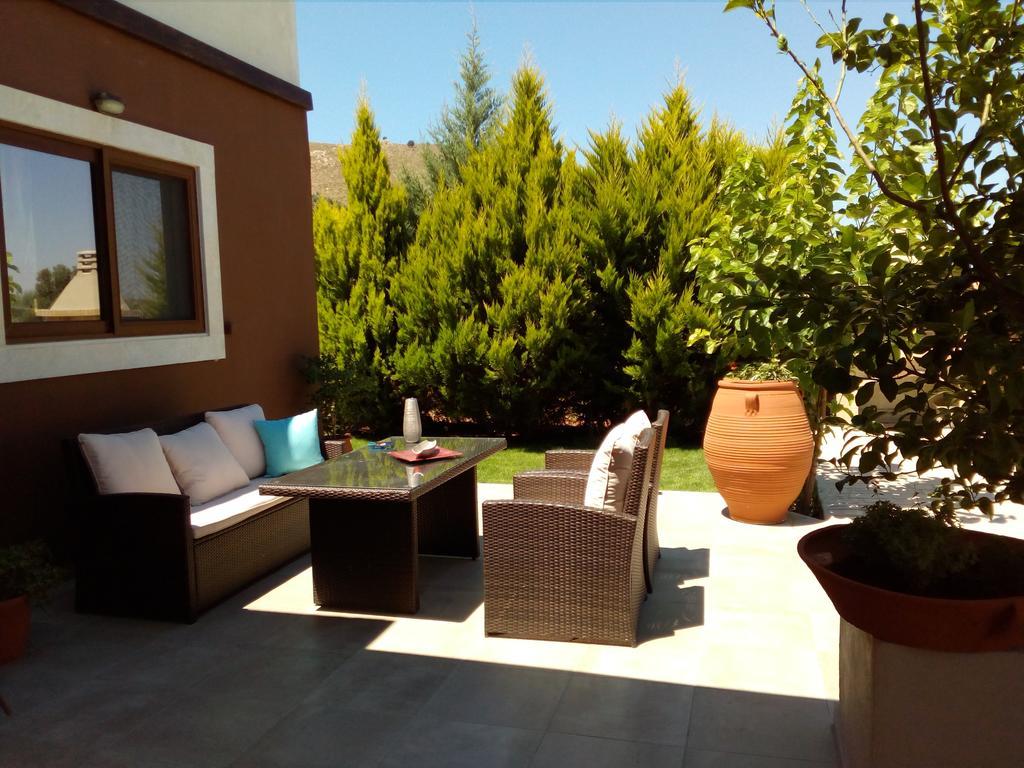 Gasthaus House Veggera - Private Swimming Pool Pombia Exterior foto