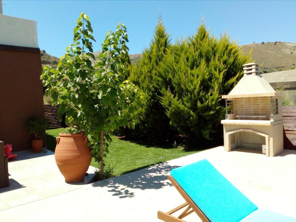 Gasthaus House Veggera - Private Swimming Pool Pombia Exterior foto