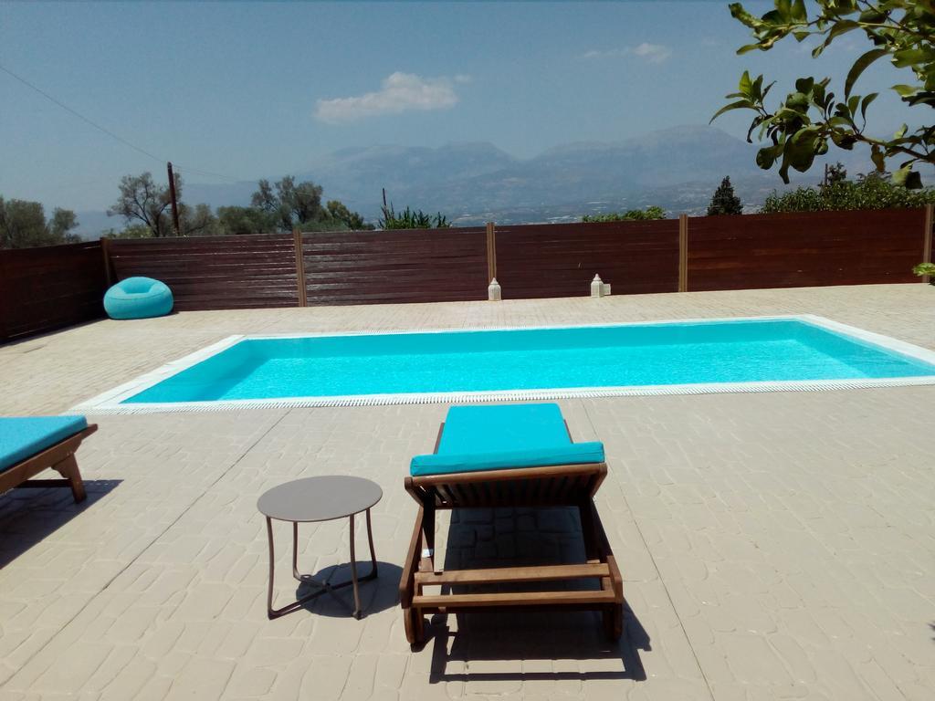 Gasthaus House Veggera - Private Swimming Pool Pombia Exterior foto